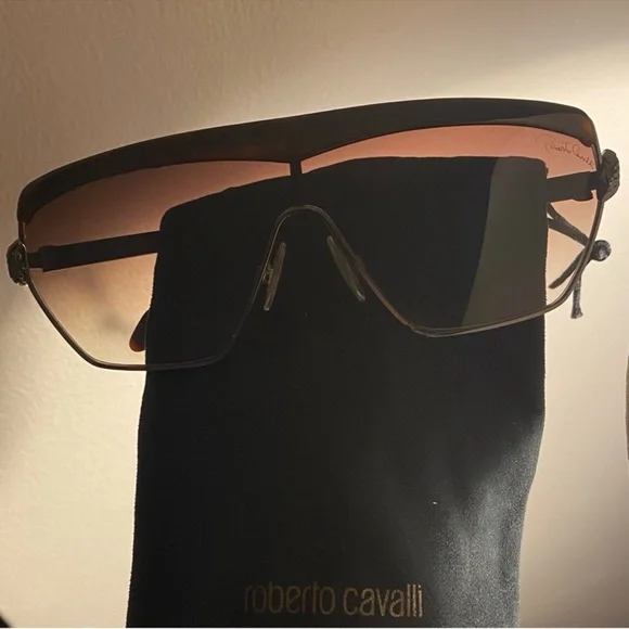 Roberto Cavalli Mirihi snake sunglasses w/ dust pouch & case | Made in Italy Sunglasses Roberto Cavalli Mirror Snake Collection in Black  main image 3